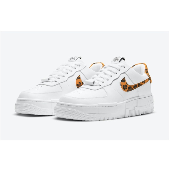 Nike Shoes - Nike Air Force 1 Pixel SE - Size 6